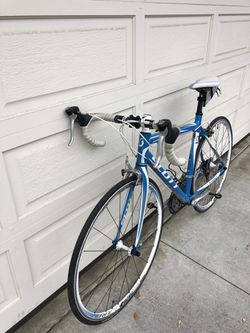Scott Contessa Speedster S35 Women’s Road Bike for Sale in Aliso Viejo, CA  - OfferUp