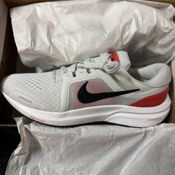 Nike Air Zoom Vomero 16