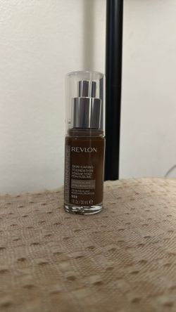 Revlon Illuminance Skin Caring Liquid Foundation