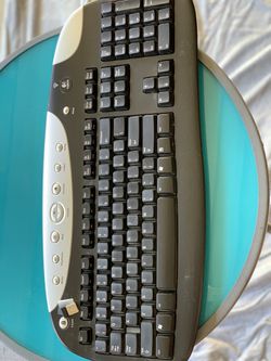 Wireless keyboard and keyboard table
