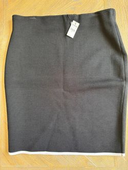 Black with White Trimming Body Contour Skirt in XL by EXPRESS in Women's