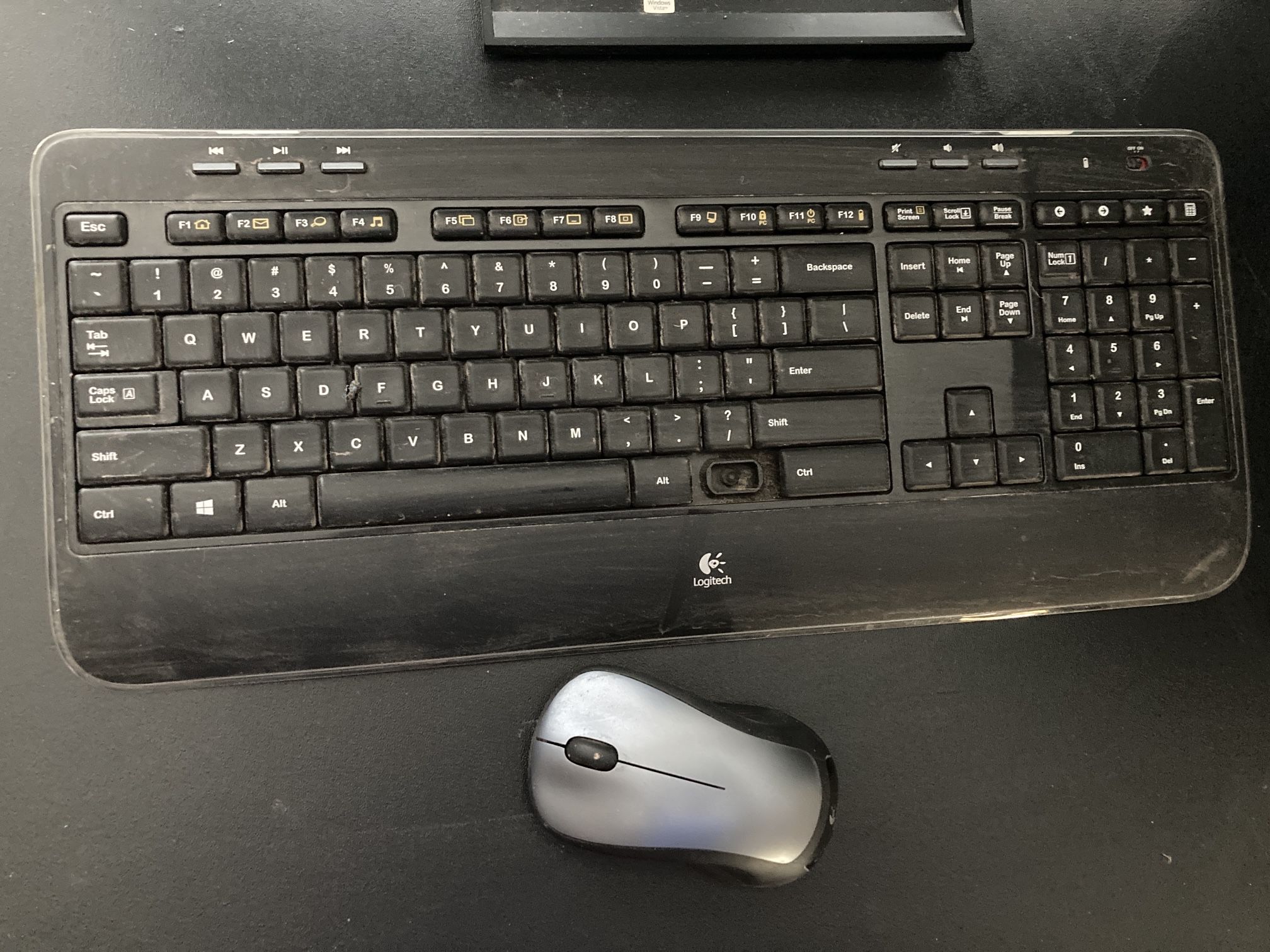 HP Desktop Computer System 22” Monitor Wireless Keyboard & Mouse