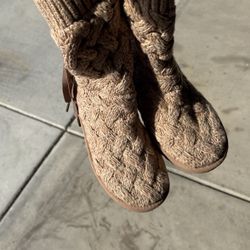 Knitted Uggs 