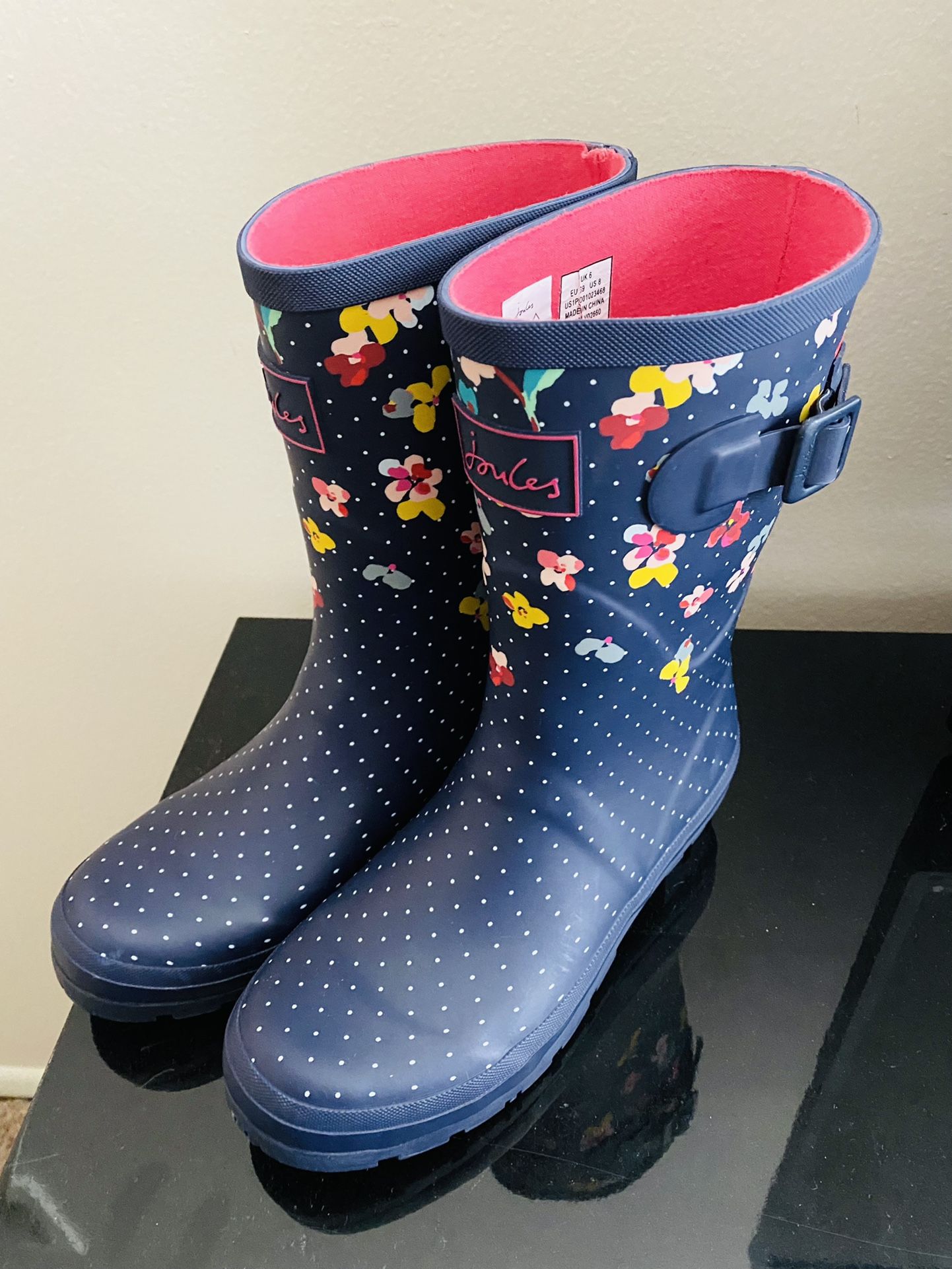Rain Boots Size 8 Brand New 