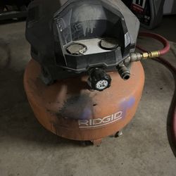 Ridgid 6-gal 150psi Portable Pancake-Style Air Compressor