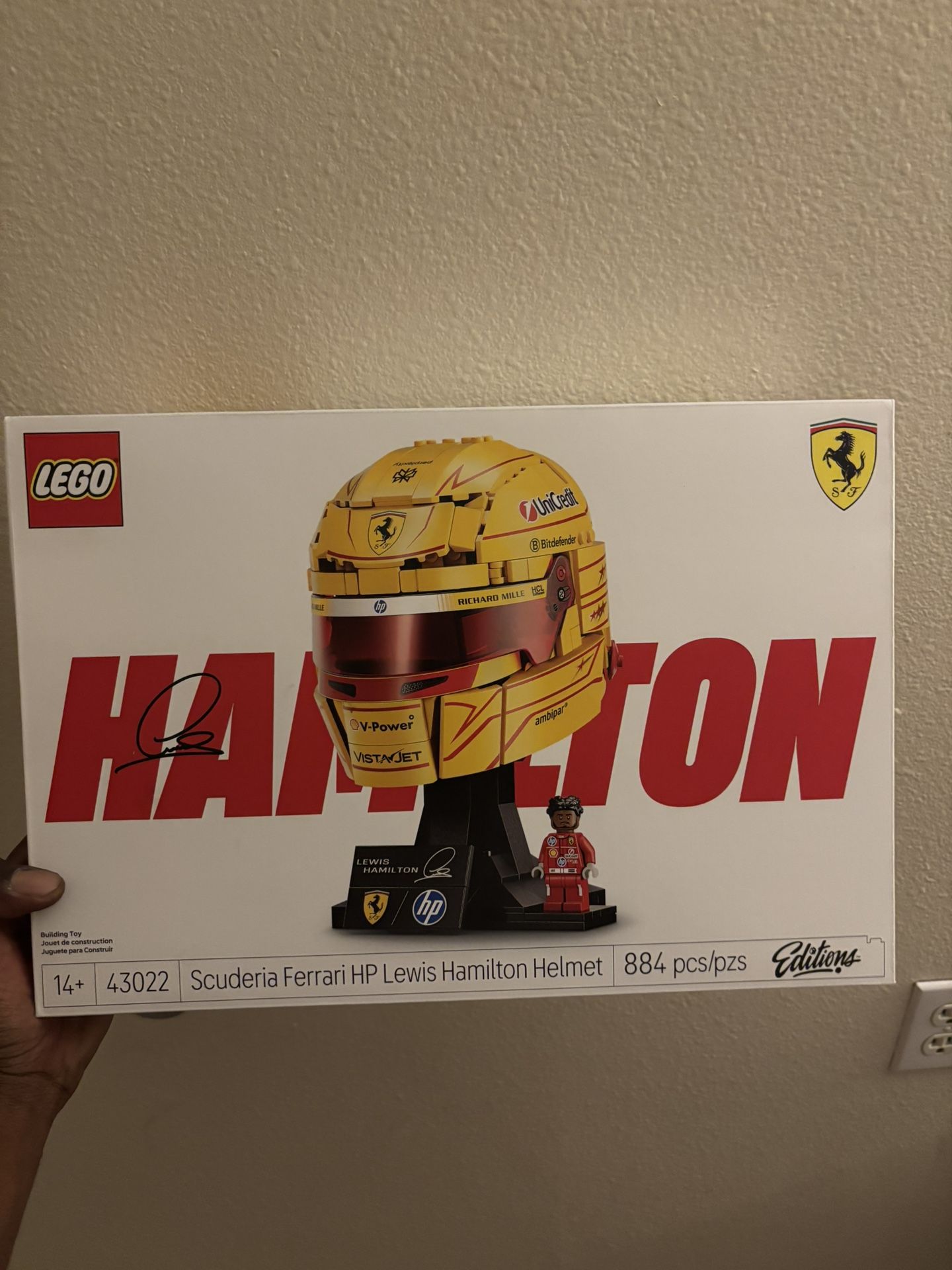 LEGO Editions Scuderia Ferrari HP Lewis Hamilton Helmet 43022