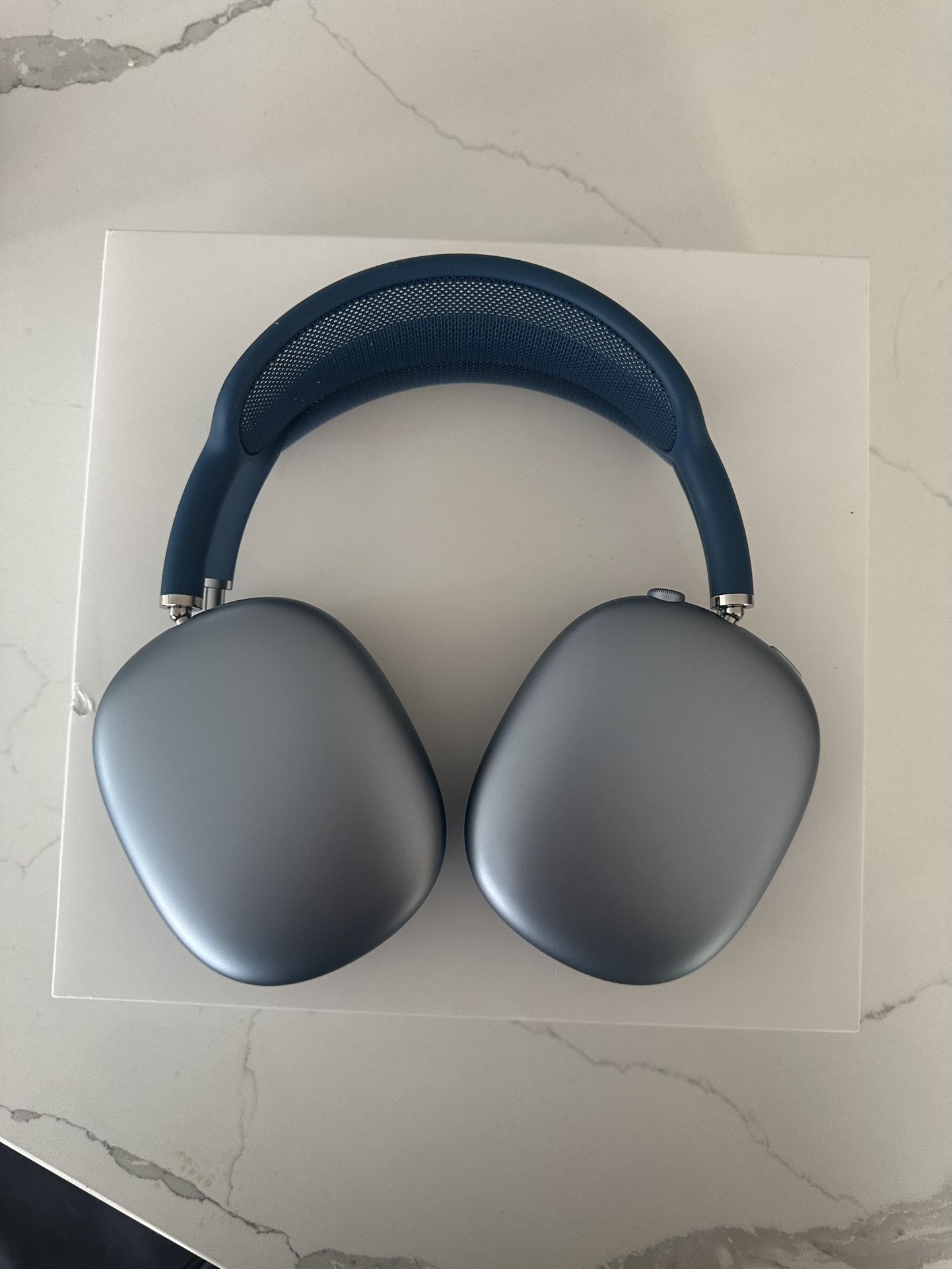 AirPod Max Blue Like New Open Box