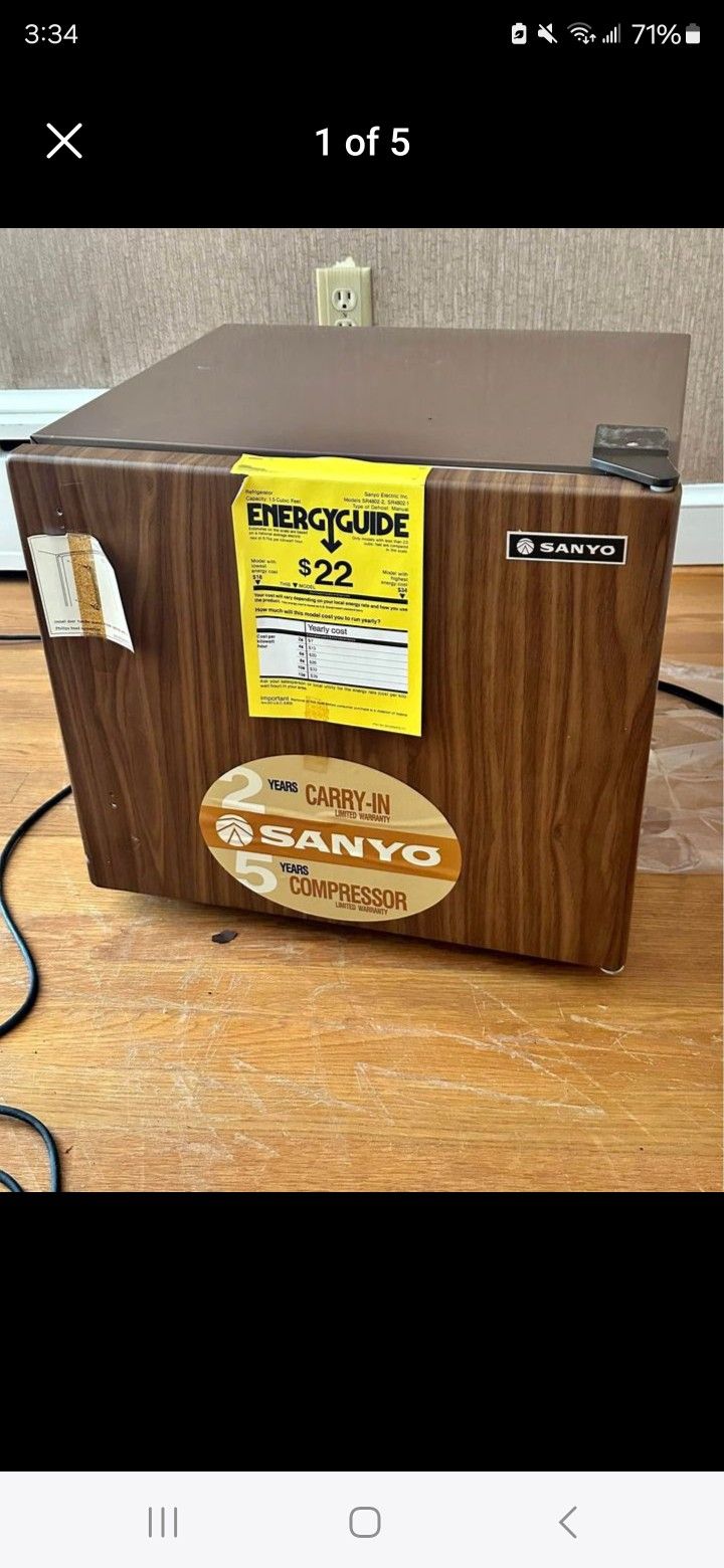 SANYO MINI FRIDGE β₯οΈ BRAND-NEW IN BOX BEAUTIFUL CONDITIONS
