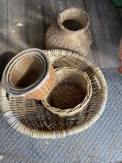 Wicker Baskets/Vase/Pot Small And Large