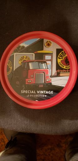 LOT (32) VINTAGE COLLECTIBLE COOKIE TINS