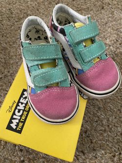Toddler Disney Vans Size 5