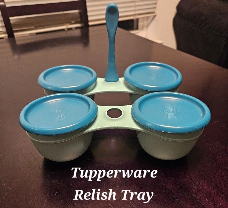 Tupperware Relish Tray With Lids