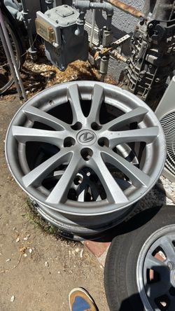 Lexus is250 is350 rear wheel 18x8.5