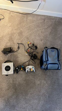 Nintendo GameCube Console Bundle with Controllers and Bag