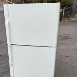 General Electric Refrigerator Fridge With Freezer With Delivery 