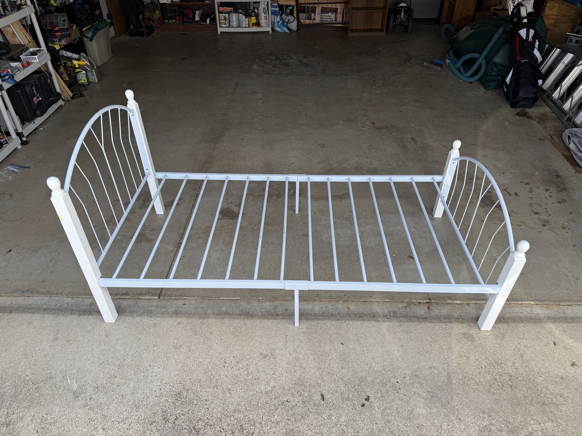 Twin -Metal Bed Frame