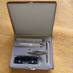 Assembled shaver with blade