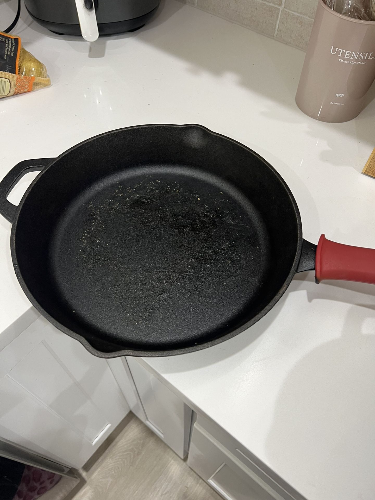 cast iron skillet - large and small