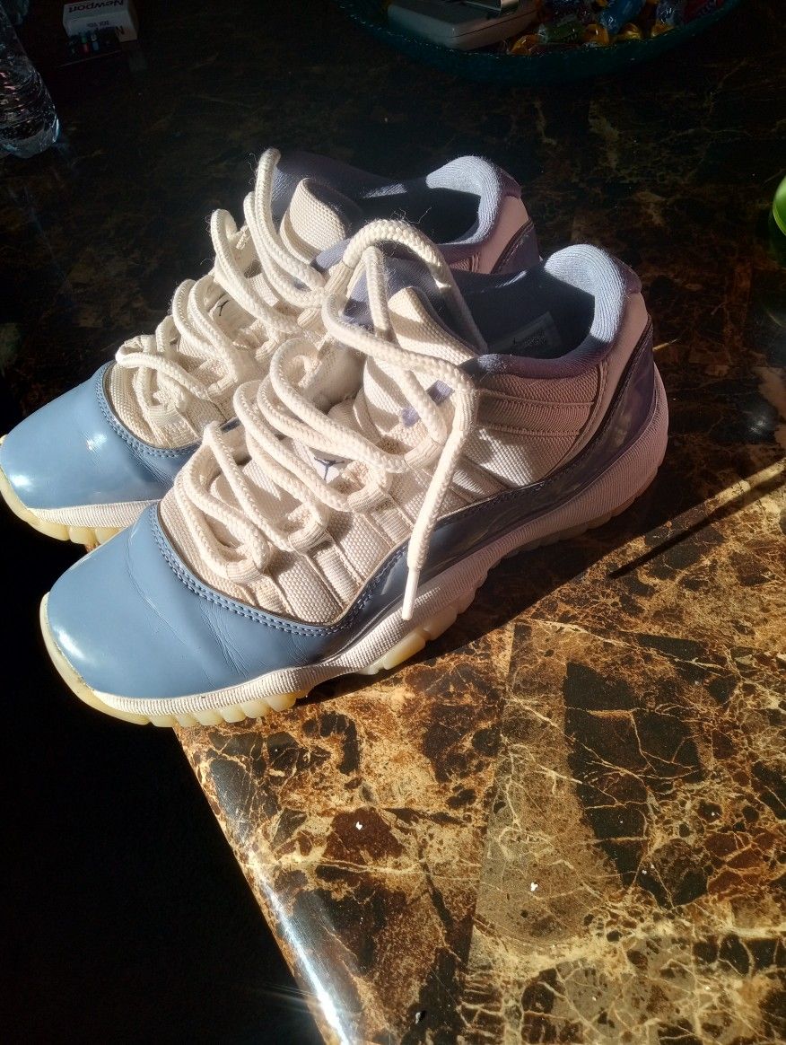Jordan 11 Diffused Blue Size 6