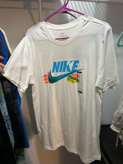 Nike size small shirts brand new