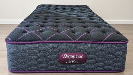 NEW MATTRESS TWIN SIZE PLUSH BRAND NEW WITH BOX SPRING