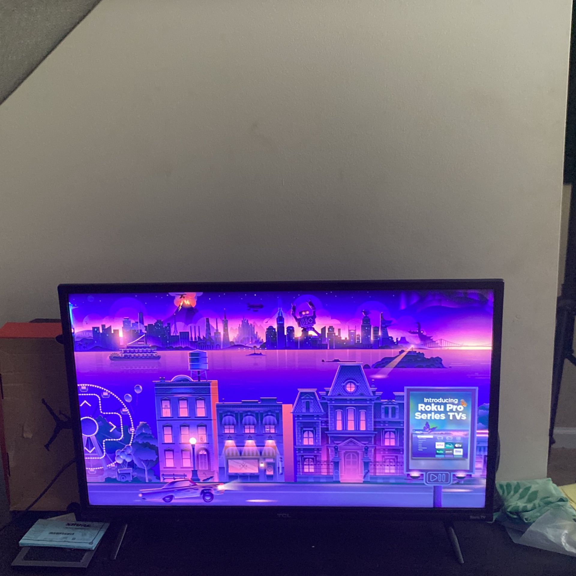 32 Inch Roku Tv and Remote