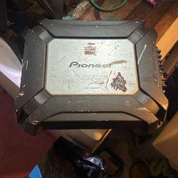 Pioneer 820W 2-channel Amplifier 