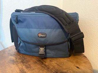 Lowepro Nova 200 AW DSLR Camera Case Bag Blue with Weather Protection Cover