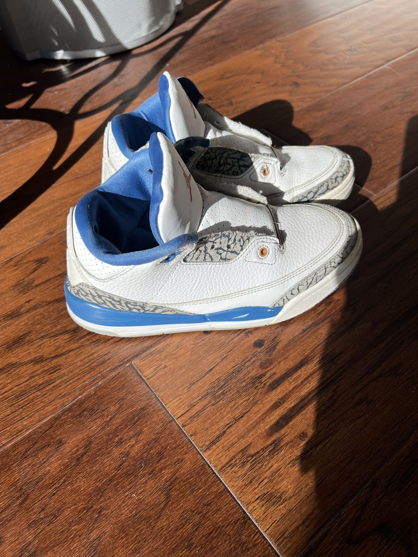 Kids Nike Jordan Tennis Shoes US Size 3 Y