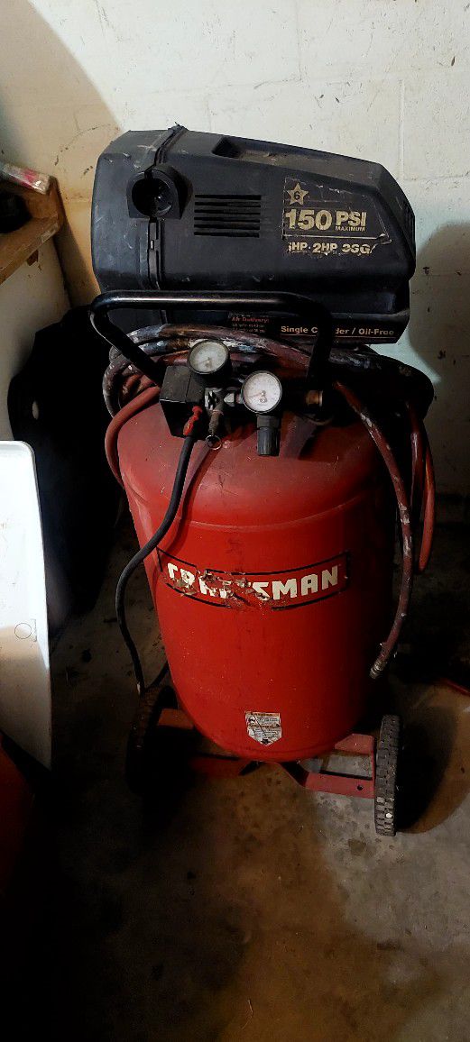 Craftsman 33 Gallon Oil Free Standing Air Compressor 