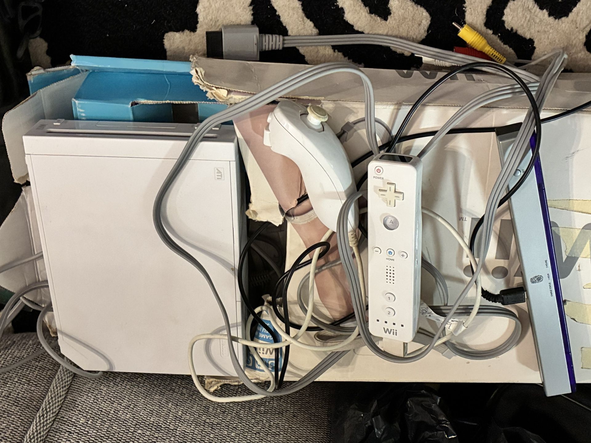 Nintendo Wii 7 Games And 3 Pc Games