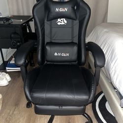Gaming Chair With Leg Rest