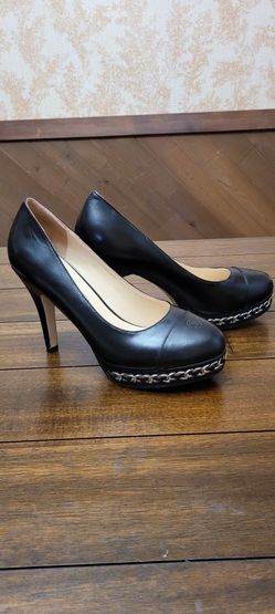 Authentic Chanel Classic Leather Chain-link Black Cap Toe Pump Size 38