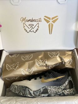 Brand New Kobe 9 Low Protro EM Mambacita size 6.5Y or 8 Women