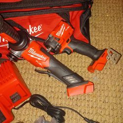 Miluakee Fuel 3/8 Inch Compact Impact Driver And Fuel Grinder Combo Kit