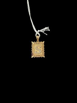 Initial pendant S