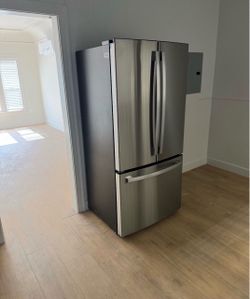 GE GWE19JYLFS - Counter Depth Fridge