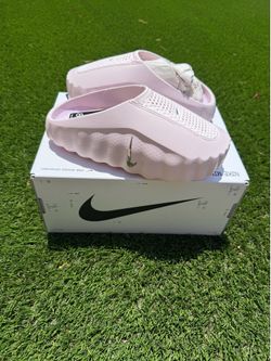 Nike Women's Mind 001 Pregame Mules Pearl Pink/Chrome Size 8 Brand New