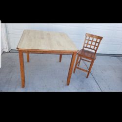 Kitchen Table With 4 Chairs Solid Wood. Pick Up Only 89145
