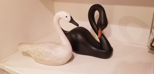 Home Decor - Swans