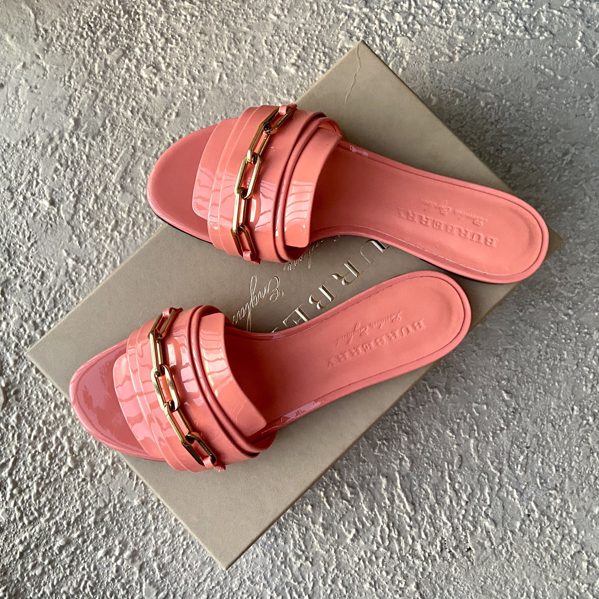 Burberry Pink Sandals Flats Shoes 38 BRAND NEW!!