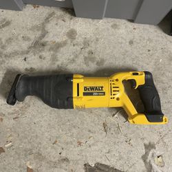 dewalt saw