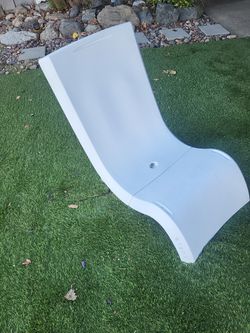 Step 2 Pool Lounger white