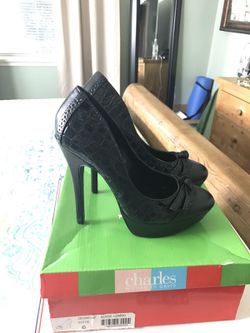 Charles David brand new heels black