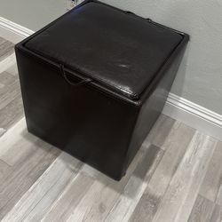 CHAIR WITH SELF STORAGE 