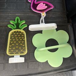 Kids wall decor and shelf