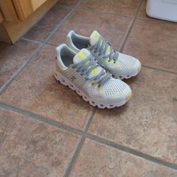 Onn Cloud shoes , size 8W