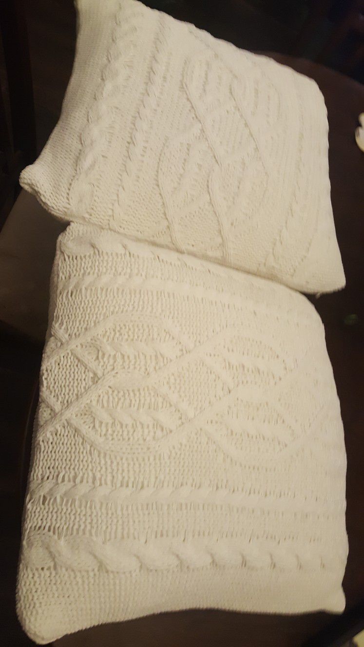 2 Large Crochet 18inx18inWhite Throw Pillows w/ Washable Slip Covers