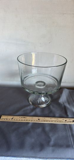 Pedestal trifle bowl
