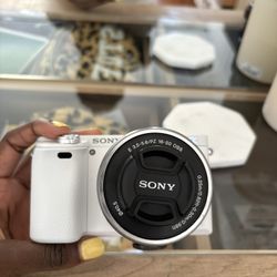 Sony A6000